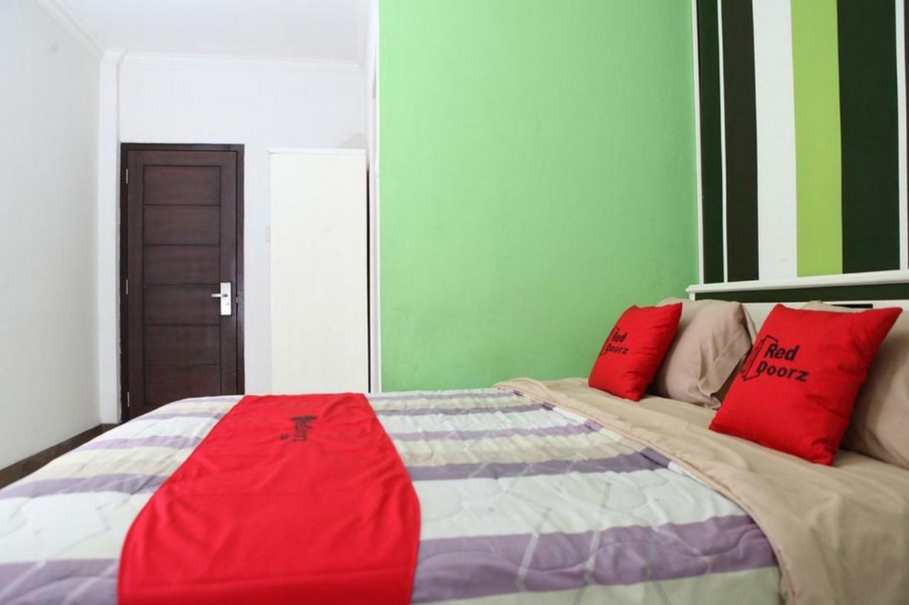 Reddoorz Plus @ Talaga Bodas Bandung Buitenkant foto