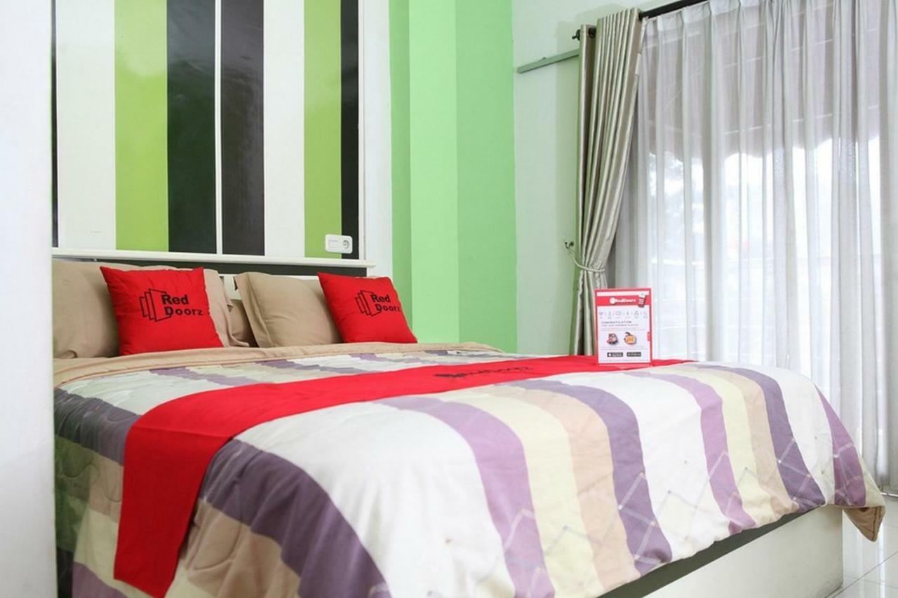 Reddoorz Plus @ Talaga Bodas Bandung Buitenkant foto