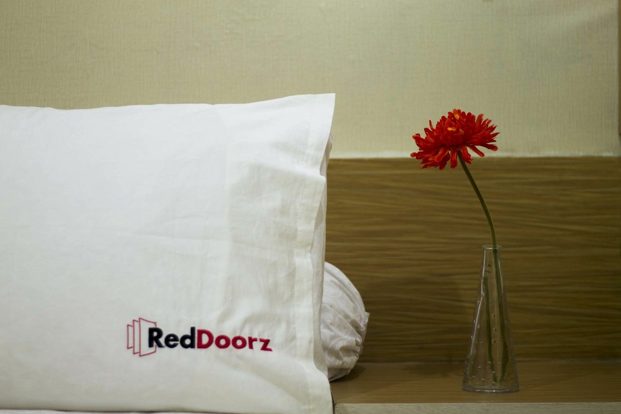 Reddoorz Plus @ Talaga Bodas Bandung Buitenkant foto